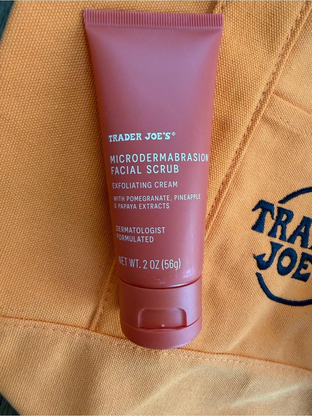 Trader Joe’s Trio: Mini Tote + Daily Facial Sunscreen (50ml) +Facial Scrub (56g) - Picture 4 of 9